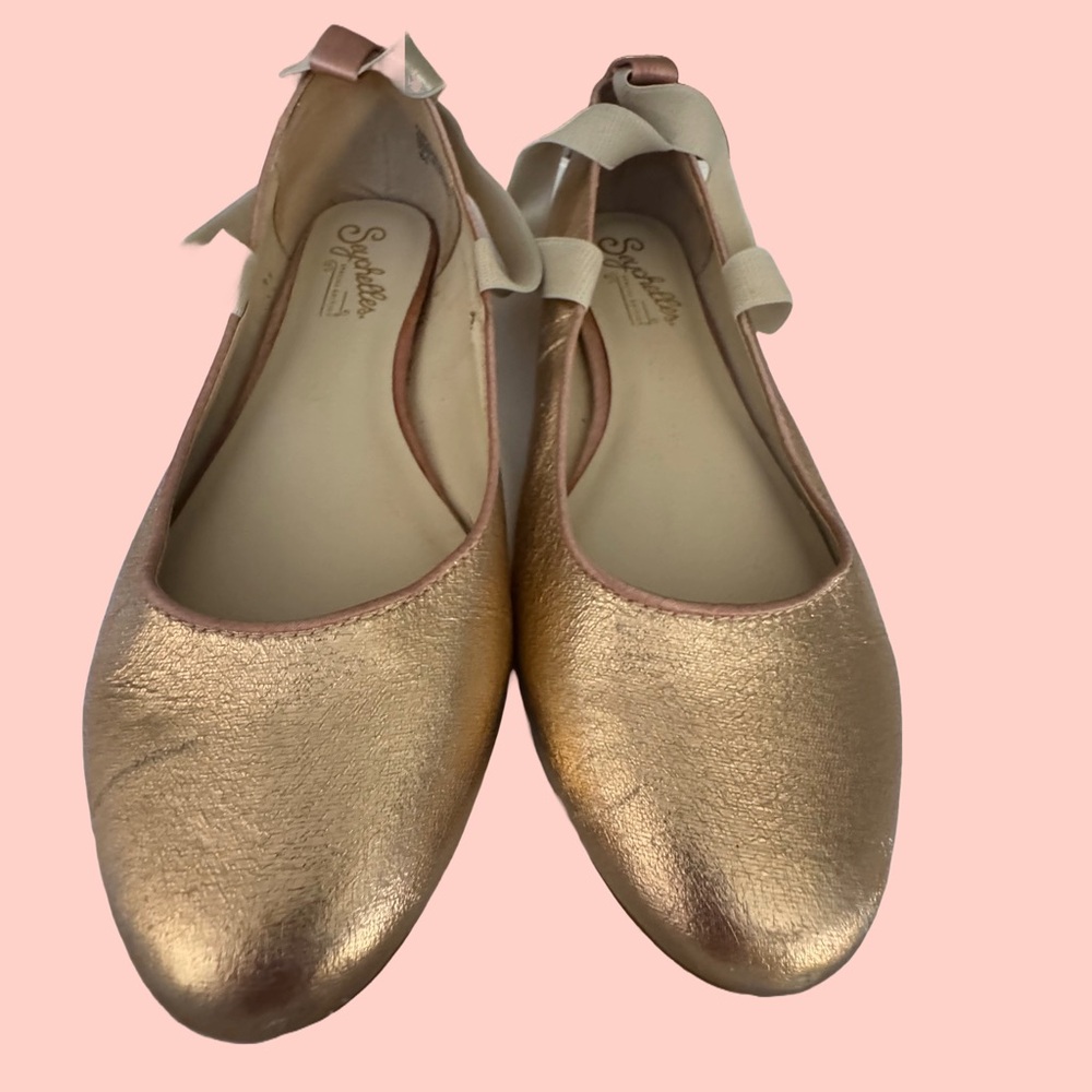 Seychelles ballet flat in rose gold size 8.5